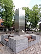 Venhorst, monument op kerkplein zijden