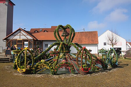 Der Osterbrunnen in Bieberbach