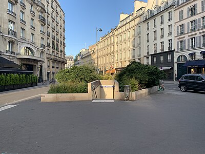 Place Gabriel-García-Márquez.