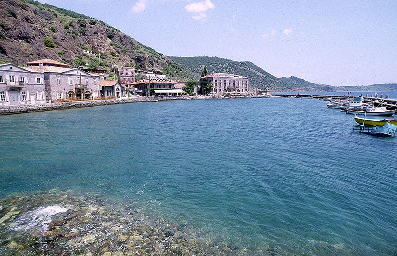 File:Assos Harbour 001.jpg