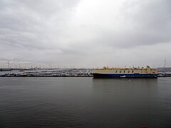 Porte-conteneurs dans le port d'Anvers en Belgique