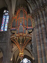 Orgue accroché au côté nord de la nef