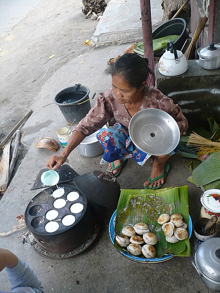 File:Serabi Lombok 4.jpg