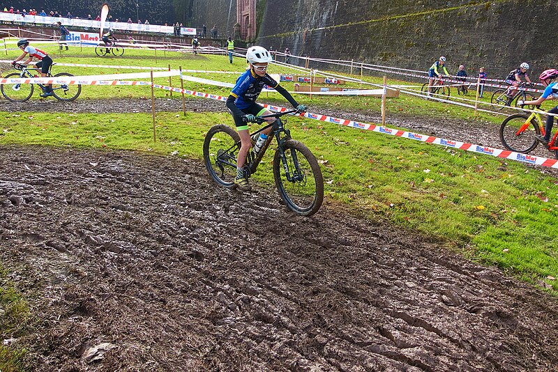 File:2024-10-13 11-52-25 Cyclocross-Belfort.jpg