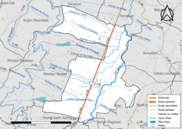 Carte en couleur présentant le réseau hydrographique de la commune