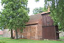 Dorfkirche „St. Pankratius“ mit Kirchhof einschließlich des Kriegerdenkmals und der erhaltenen Abschnitte der historischen Einfriedungsmauer sowie das an den Kirchhof südlich angrenzende Gutshaus der von Trierenberg mit Nebengebäude einschließlich der Reste der straßenseitigen Einfriedung mit Eingangstorbogen