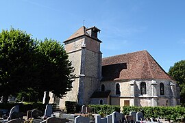 Tour-clocher et abside de l'église.