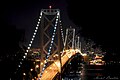 San Francisco – Oakland Bay Bridge posnet s Treasure Island (Kalifornija) fotografija Mikl Barton.