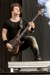 Bassist Daniel Klossek