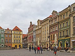 The majority of buildings at Old Market Square are Renaissance in style.