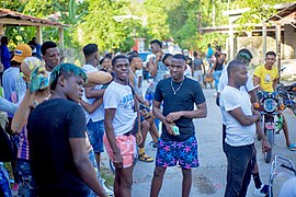 Straßenszene in Cayes-Jacmel, Karneval 2021