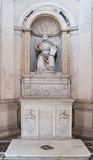 Altar mit Petrus-Statue