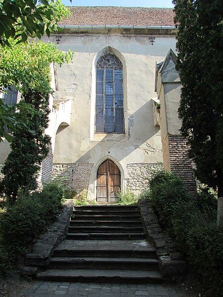 File:Biserica Manastirii din Sighisoara11.JPG