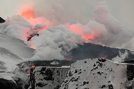 A fissure on Fimmvörðuháls, by Henrik Thorburn