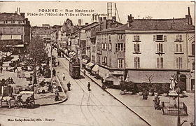 La rue Nationale, la place de l'Hôtel-de-Ville et la place d'Armes.