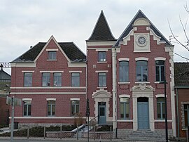 The town hall in Aubencheul-au-Bac