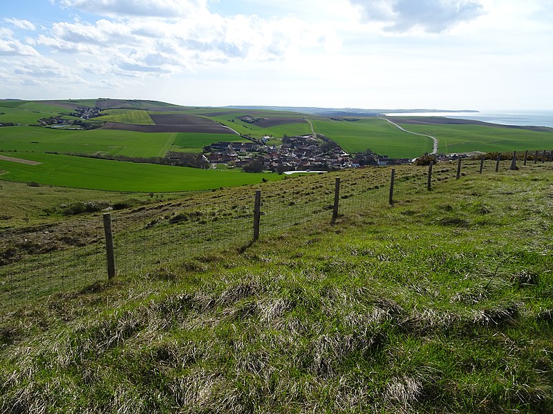 File:Cap Blanc-Nez.- Escalles.jpg