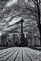 3. Cross of Sacrifice at the Mount Royal Cemetery in Montreal. Author: Gustavo Pugliesi Sachs