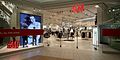 Cửa hàng H&M ở Trung tâm thương mại Costanera, Santiago, Chile