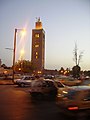 La Koutoubia prise le soir à partir de l'avenue Mohammed V la longeant