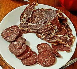 Charcuterie arménienne : bastourma et soudjoukh.