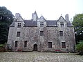 Château de Coat-Couraval : la façade.