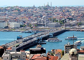 Le pont de Galata et Eminönü vus depuis la tour de Galata.