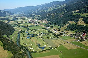 Luftbild von Haus im Ennstal