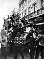 Image 19Portuguese rejoice during the 1975 Carnation Revolution. (from History of Portugal)