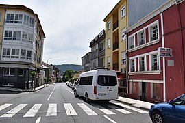 Parada de autobús en Baralla N-VI.jpg