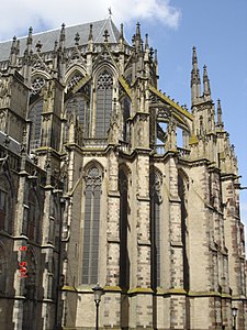 Apse and chapels, outside