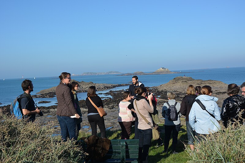 File:Coast of Dinard 04.JPG