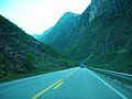 La cascata vista dall'autostrada E16.