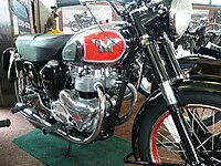 Matchless G9 (500 cc tweecilinder) uit 1951. De velgen waren nog steeds niet helemaal verchroomd. Dat gebeurde pas vanaf 1958.