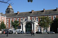 (28) - 1859-1860 : Caserne des Pompiers, place du Jeu de Balle, Bruxelles.