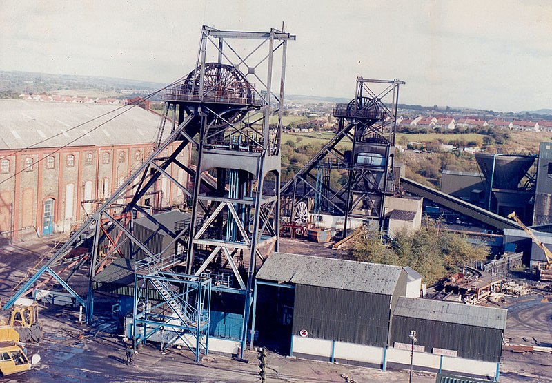 File:Penallta Pit 1991 - geograph.org.uk - 2972048.jpg