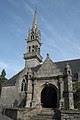 Église paroissiale Saint-Mahouarn : le clocher et le porche sud 1.