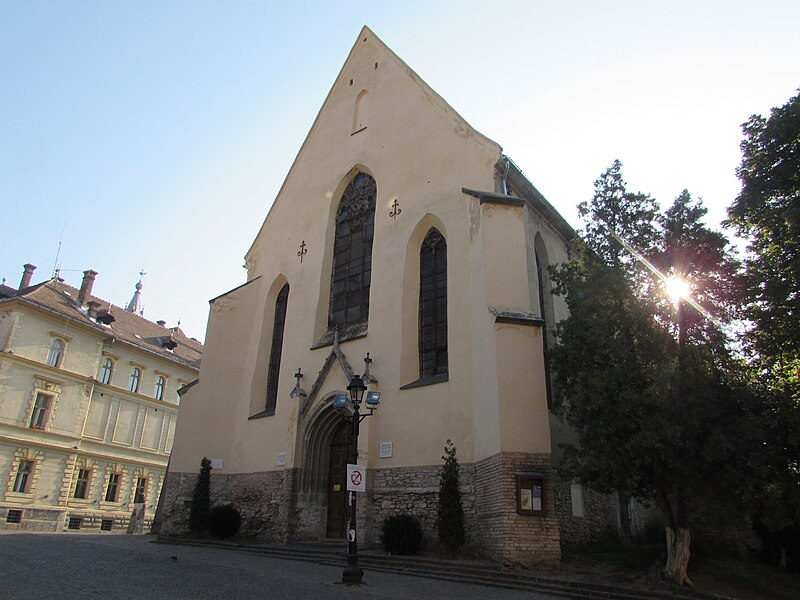 File:Biserica Manastirii din Sighisoara5.JPG