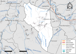 Carte en couleur présentant le réseau hydrographique de la commune