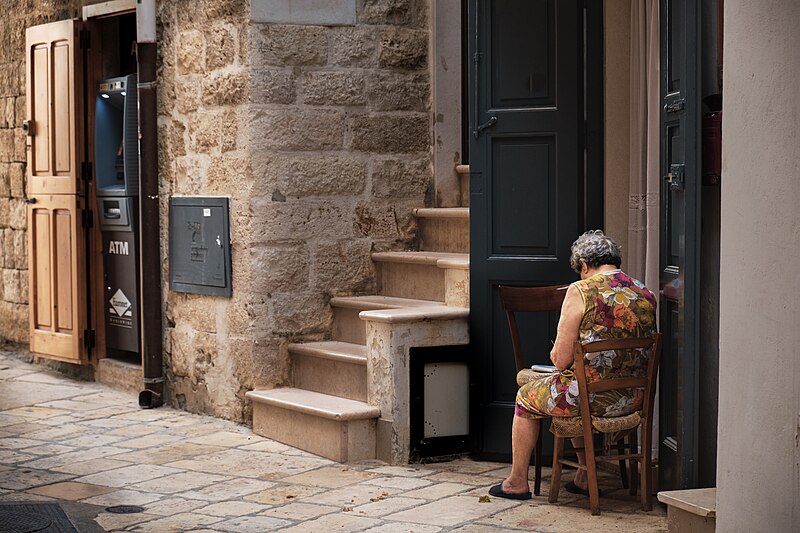 File:Persone di Polignano.jpg