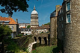 Château musée et basilique de Boulogne-sur-mer.