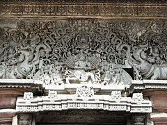 Escultura de esteatita en el templo de Hoysala en Belur, India.[21]​