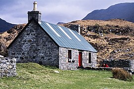 Bothy at Peanmeanach - geograph.org.uk - 6690171.jpg