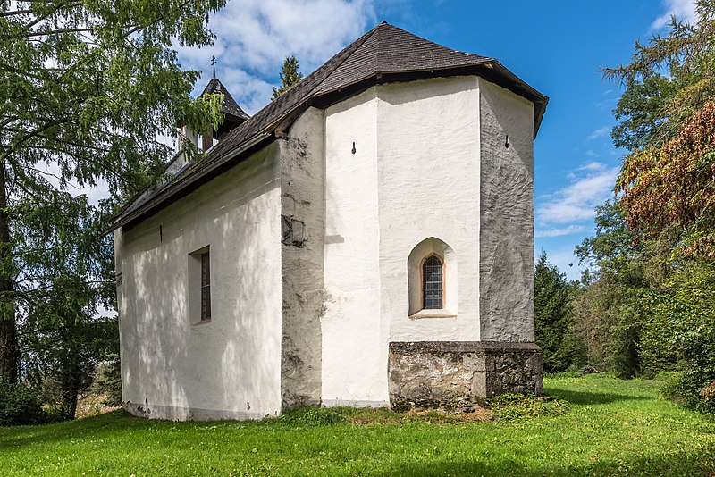 File:Magdalensberg Portendorf 1 Schlosskapelle hl. Dreifaltigkeit und hl. Nikolaus 16092018 4304.jpg