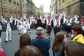 De Morris Men dansen met zakdoeken