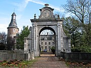 Château de Fontaine som siden 1968 har vært rådhus i Fontaine-l'Evêque.