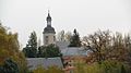 Deutsch: Kirche Frankenthal, davor das Gebäude der Evangelischen Grundschule Frankenthal (vom Stadion gesehen) English: Church and school of Frankenthal