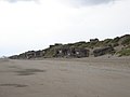 blockhaus renversés sur la plage de Leffrinckoucke en France.