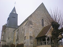 Vue générale de l'église Saint-Lucien.