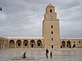 Vista del cortile e minareto